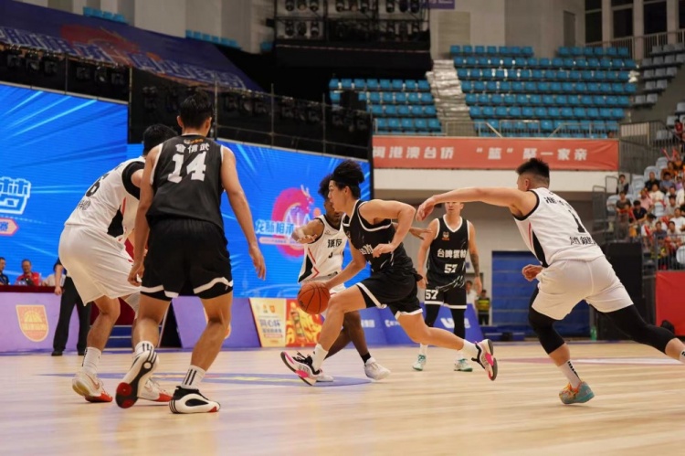 🏀同心杯-汪哲宇16+6 爱德华兹31分 台啤永丰云豹大胜香港汉友