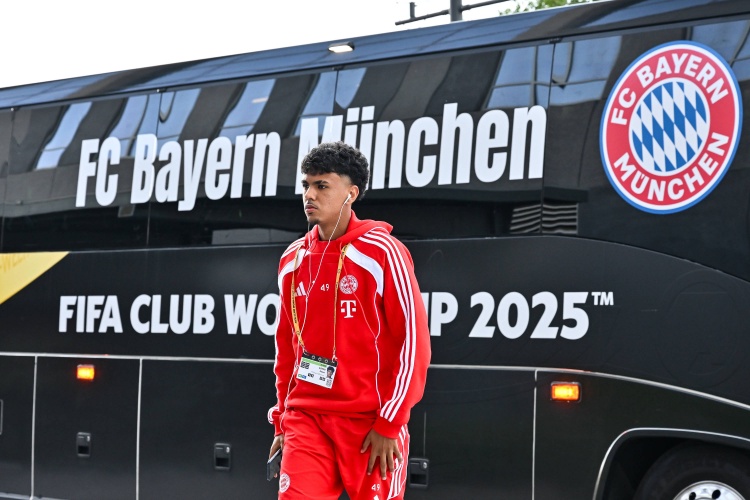 德天空:阿兹努不满拜仁未兑现承诺,训练态度消极令孔帕尼失望