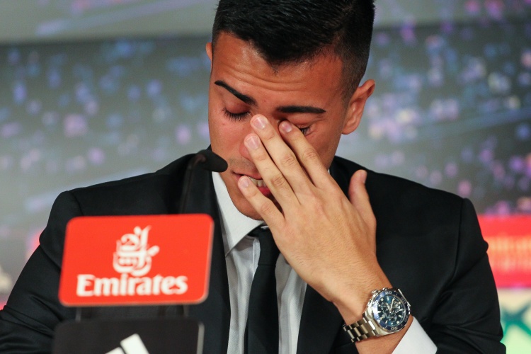 记者：雷尼尔租借期为一年，米内罗竞技承担球员全部薪水