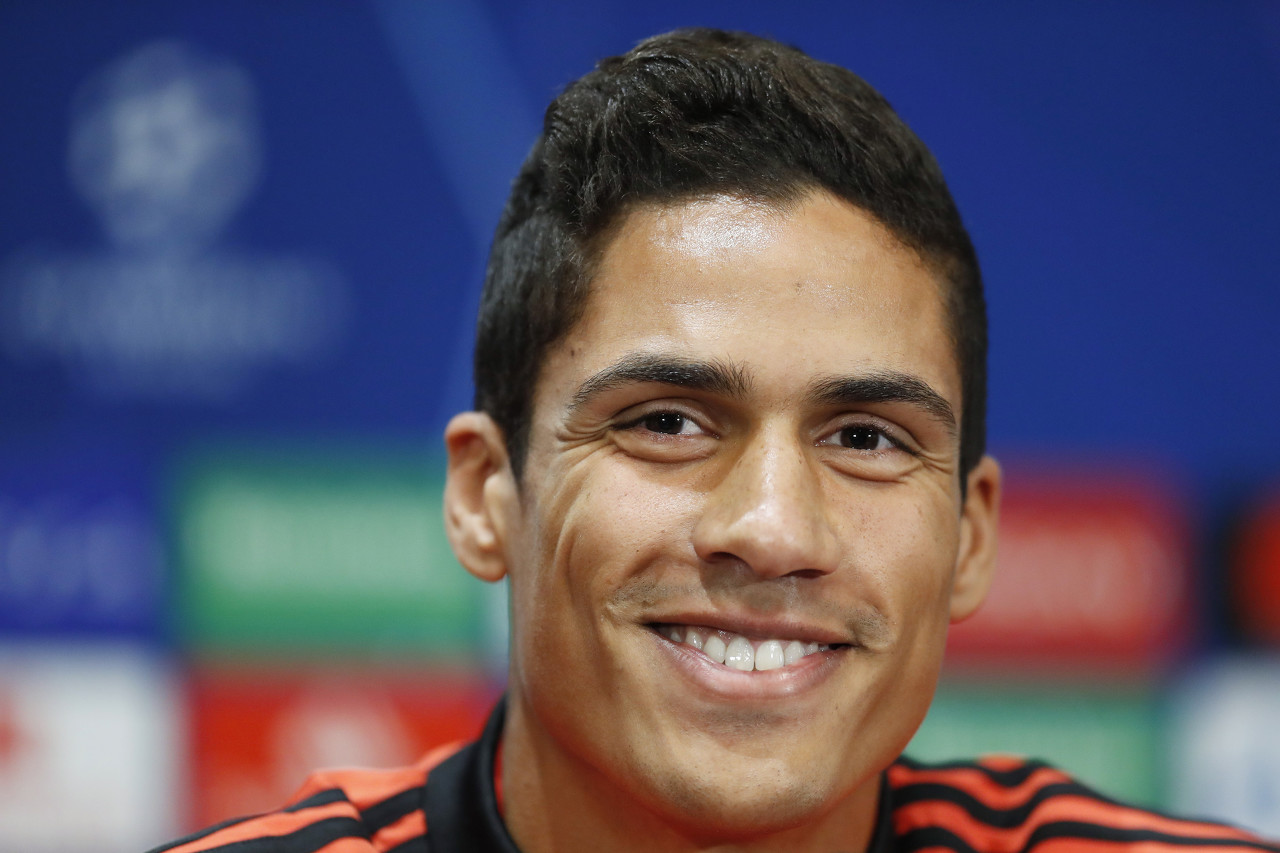 官方：瓦拉内将担任朗斯vs里尔开球嘉宾，前者出身于朗斯青训